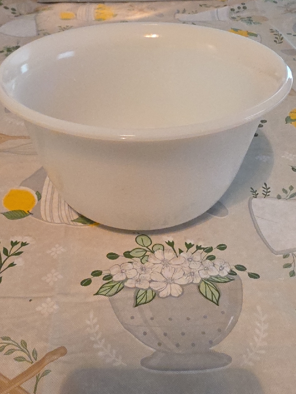 GE Large White Mixing Bowl